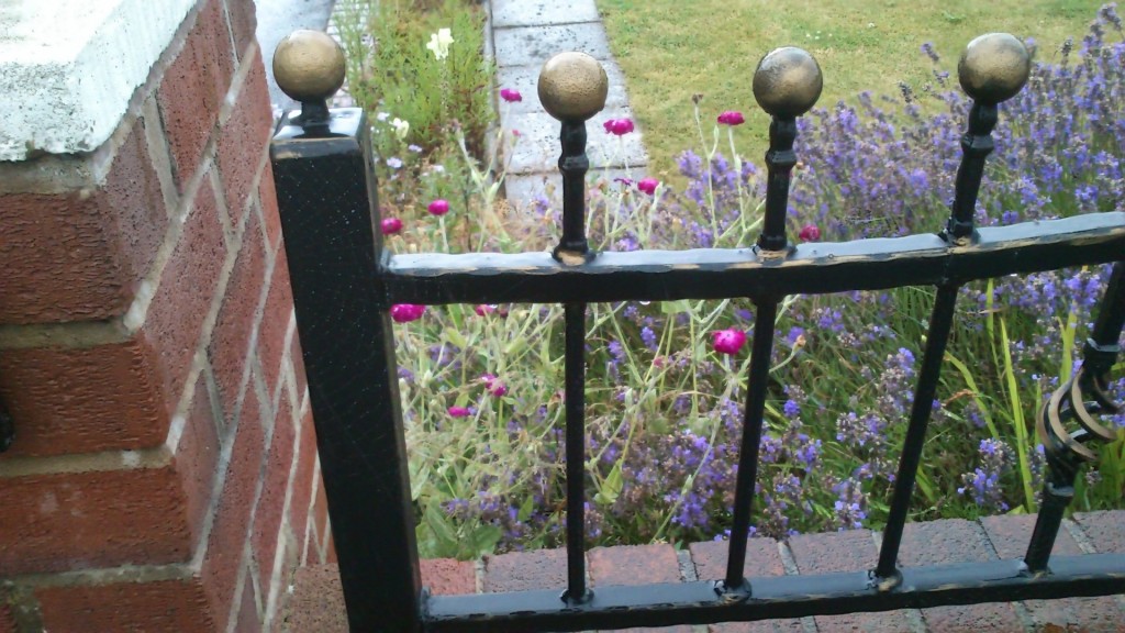 ball top wall railings