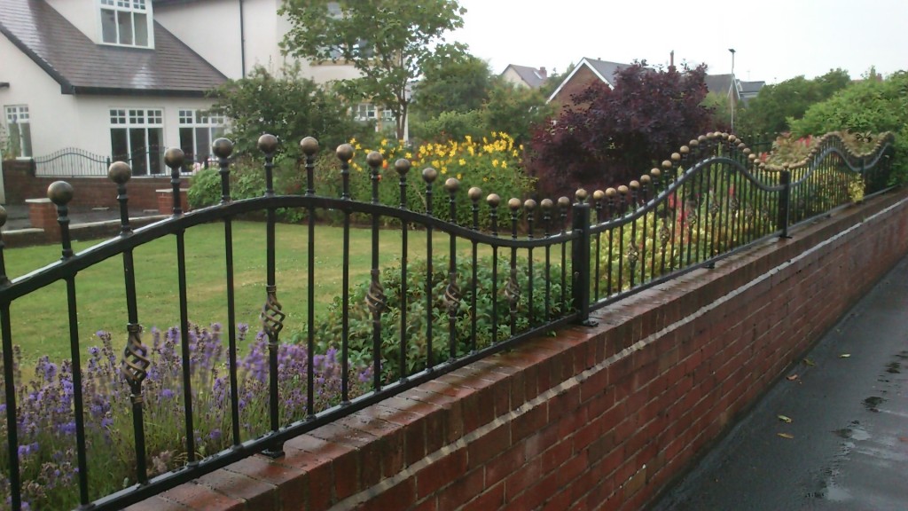 ball top wall railings full width